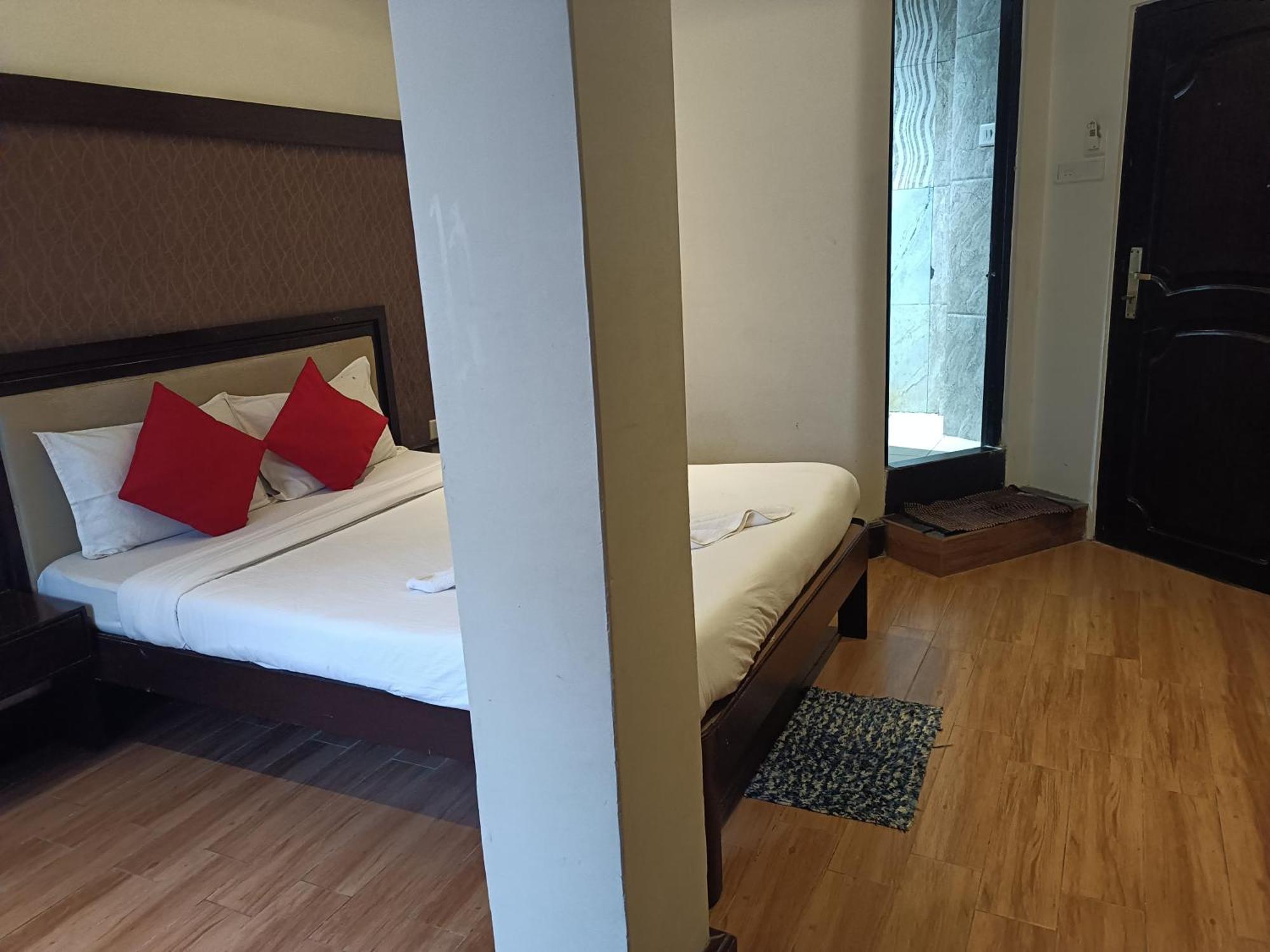 Hotel Serene Shillong Kültér fotó