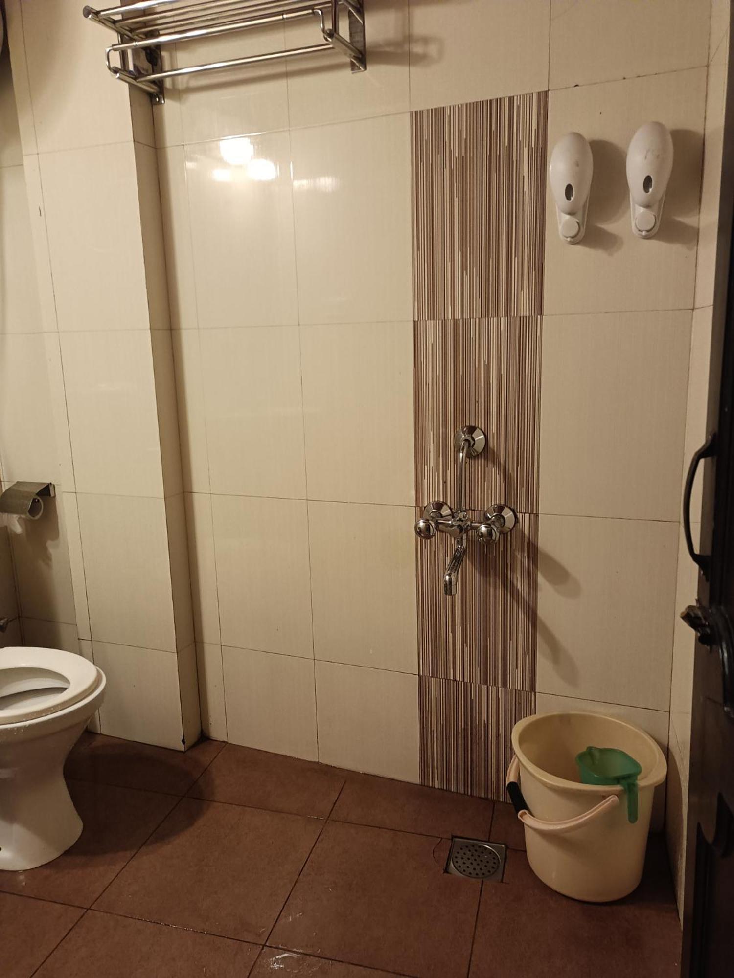 Hotel Serene Shillong Kültér fotó