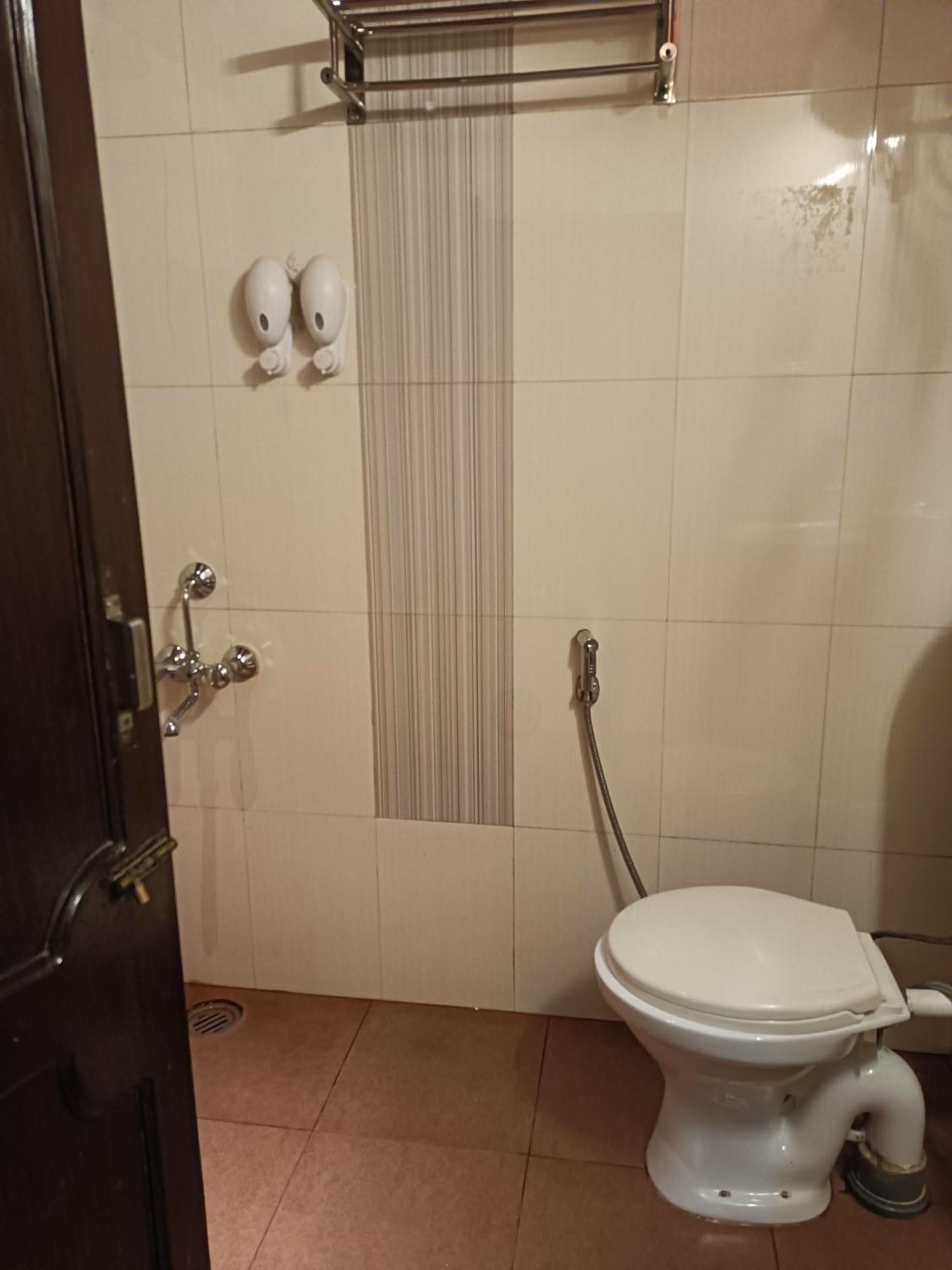Hotel Serene Shillong Kültér fotó